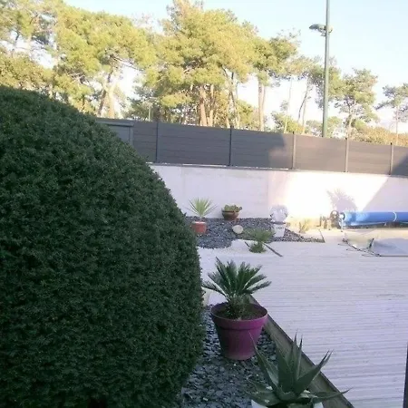Semesterbostad House 8 Personnes Les Bains - Maison Individuelle - Wifi - 4 Chambres - Piscine - Proche Commerces, Plage Et Foret.. Ronce-les-Bains