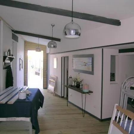 House 8 Personnes Les Bains - Maison Individuelle - Wifi - 4 Chambres - Piscine - Proche Commerces, Plage Et Foret.. Semesterbostad *