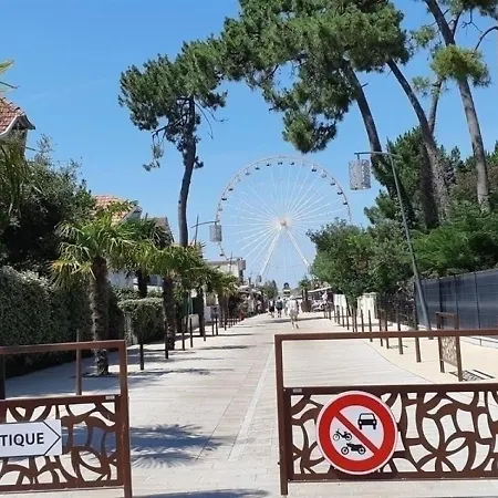 House 8 Personnes Les Bains - Maison Individuelle - Wifi - 4 Chambres - Piscine - Proche Commerces, Plage Et Foret..