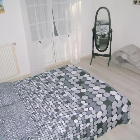 Semesterbostad House 8 Personnes Les Bains - Maison Individuelle - Wifi - 4 Chambres - Piscine - Proche Commerces, Plage Et Foret.. *